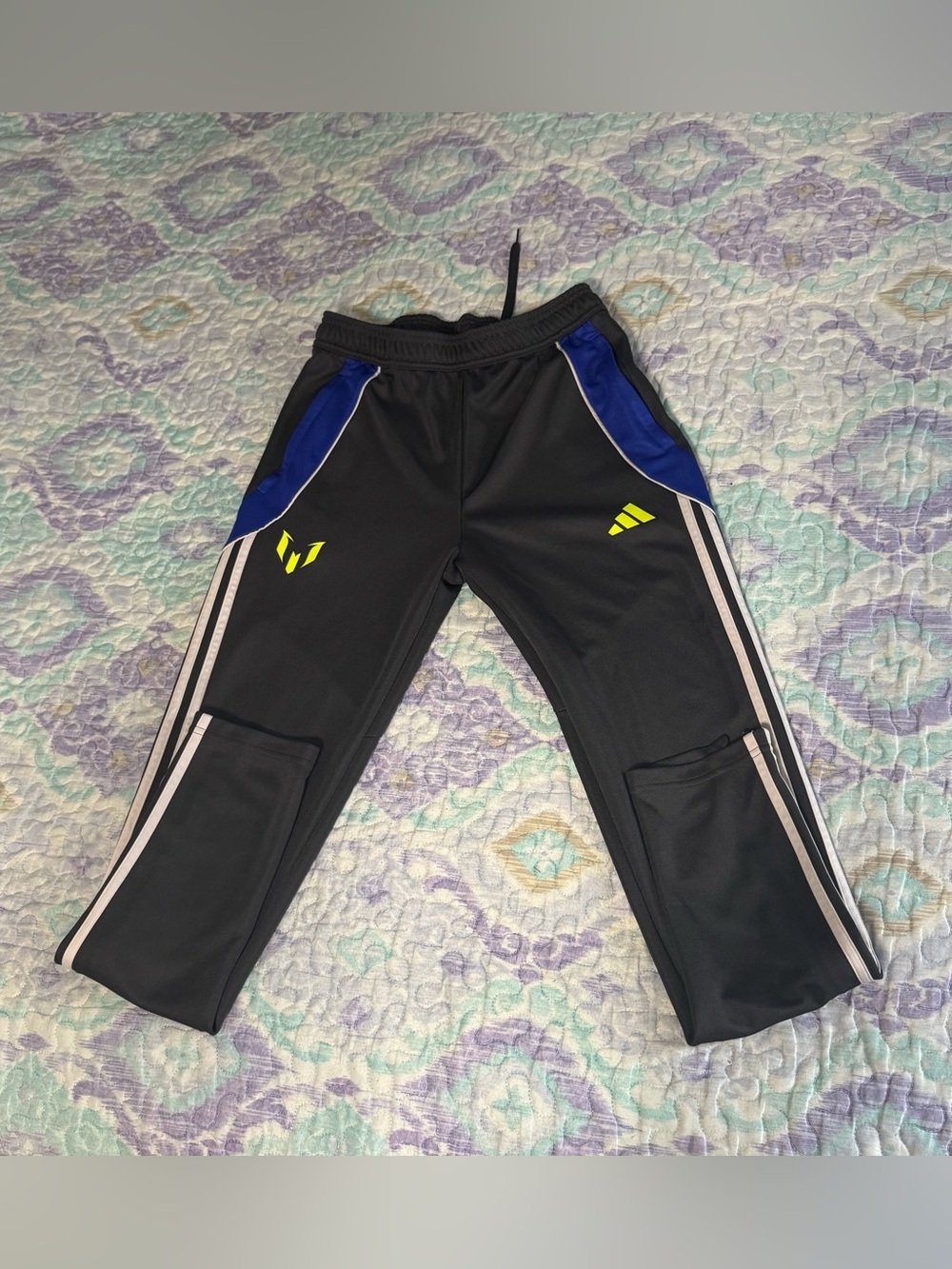 Adidas Messi Soccer Training Pants 
Boys size large 13-14
Like new condition